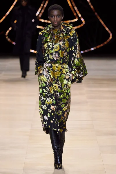 Look 80